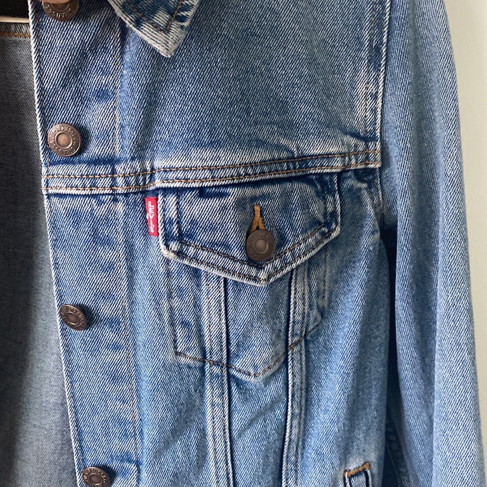 Levi’s Denim Jacket - Picture 3 of 4